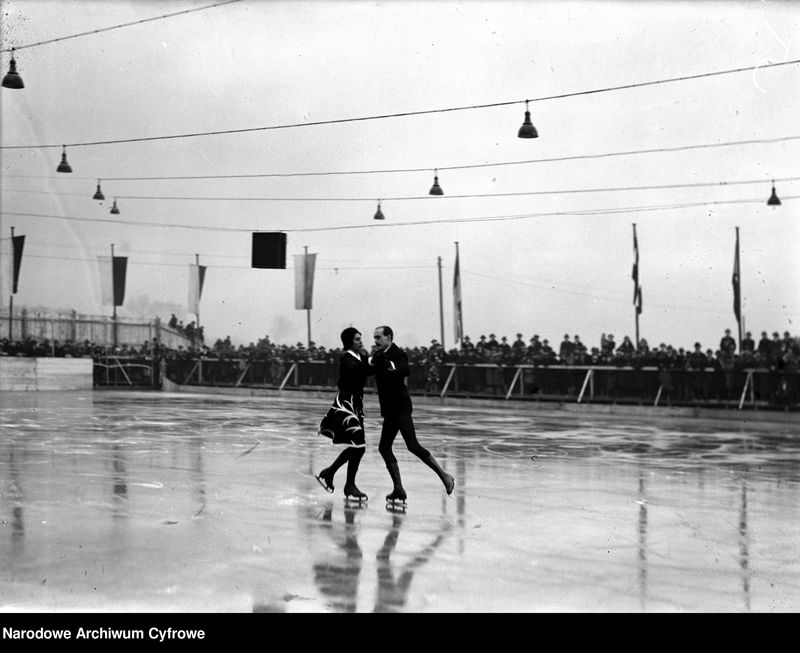 Torkat - tańcząca para, zdjęcie archiwalne lodowiska